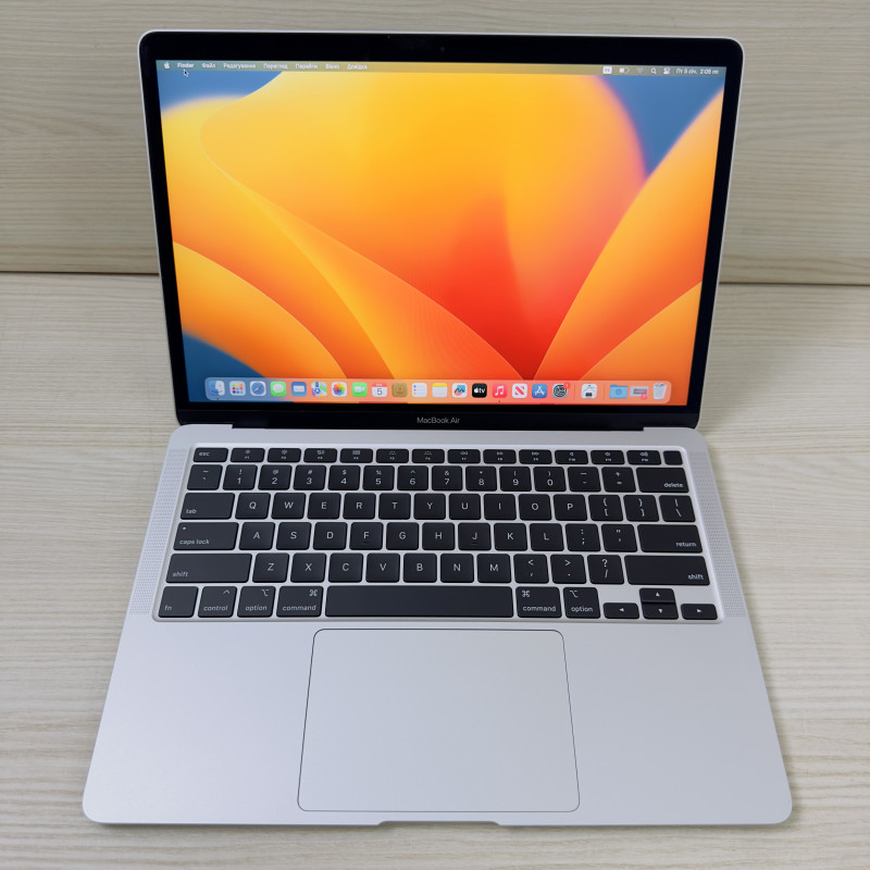 MacBook Air 2020 Silver i5 1.1ghz 8/256 MacBook Air 2020 Silver i5 1.1ghz 8/256